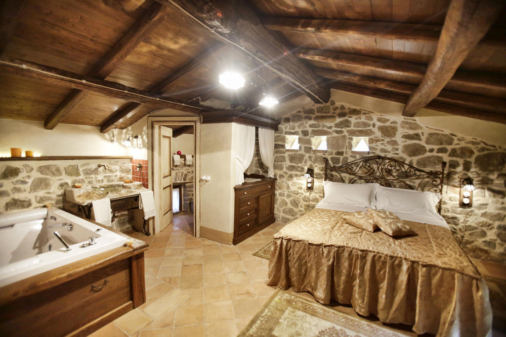 La Locanda Del Ruspante Castro dei Volsci Bagian luar foto